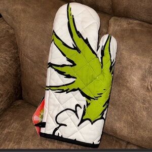 Grinch Holiday Oven Mitt